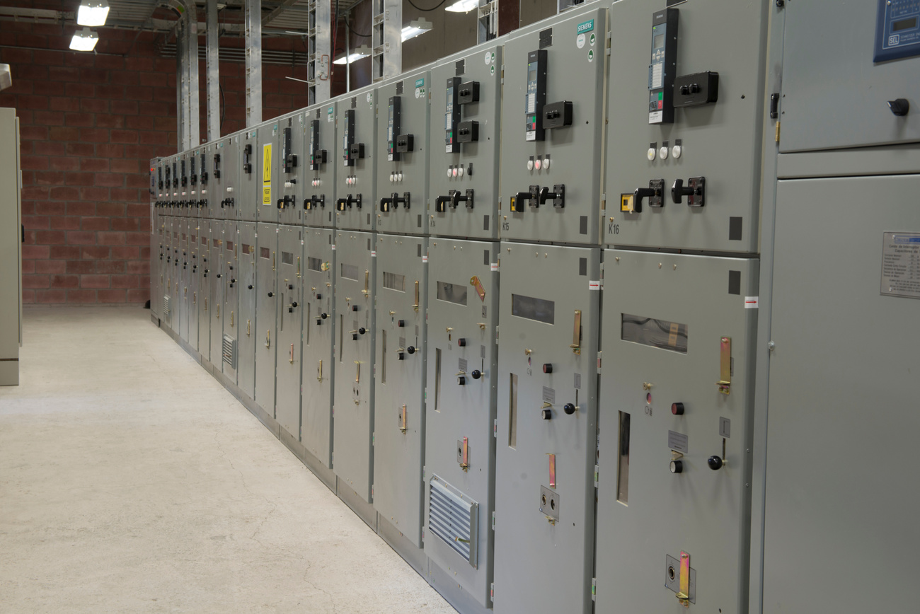 Industrial transformer supplying electrical equipment with variable frequency drives